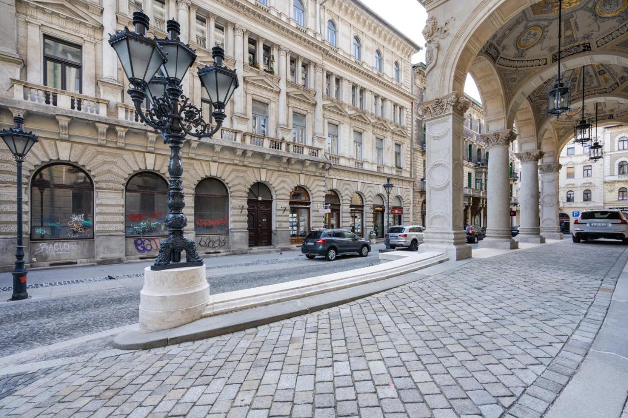 Opera Luxury Apartment With Free Parking Будапеща Екстериор снимка